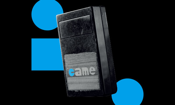 第一代遙控器 TCR-1