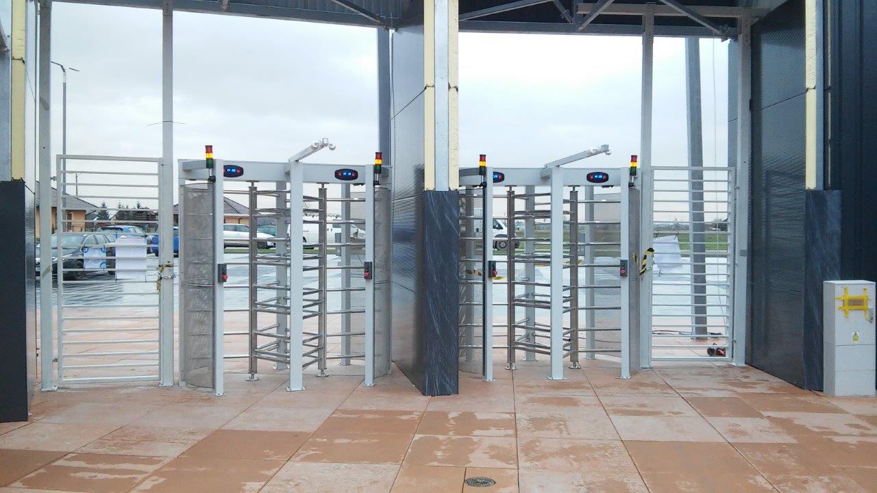 喀美為涅杰查體育場(chǎng)提供出入口門(mén)禁設(shè)備